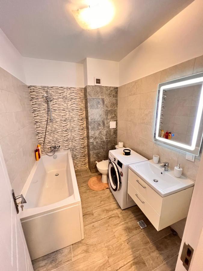 2 Rooms Apartment Airy & Bright Relax Iasi Exterior photo